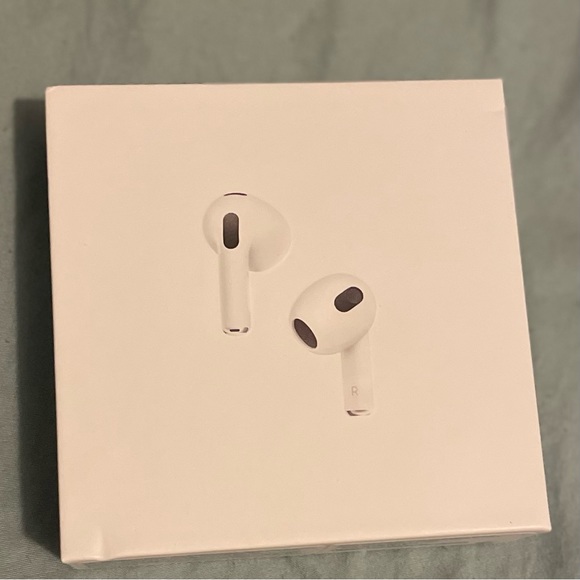 AirPods Gen3 with Lightning charging case